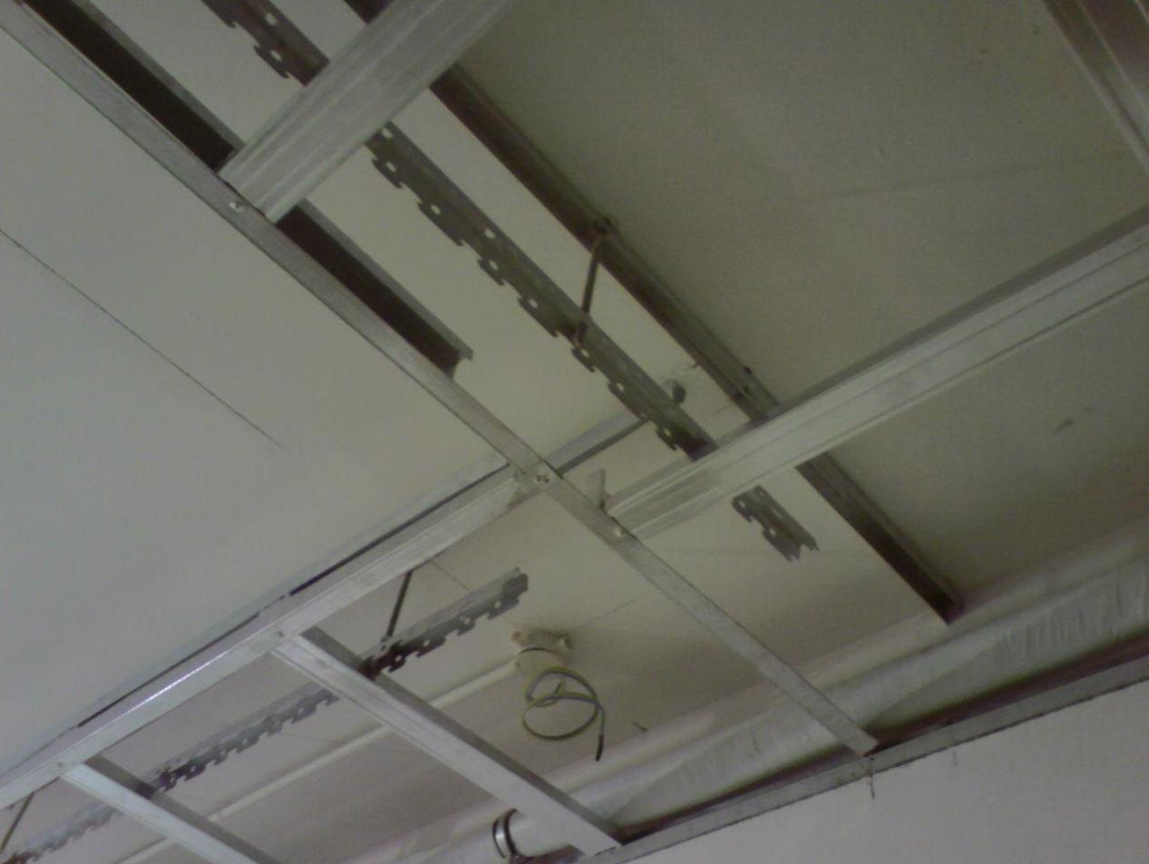 吊顶用什么材料会比较好一点,吊顶材料如何选择呢