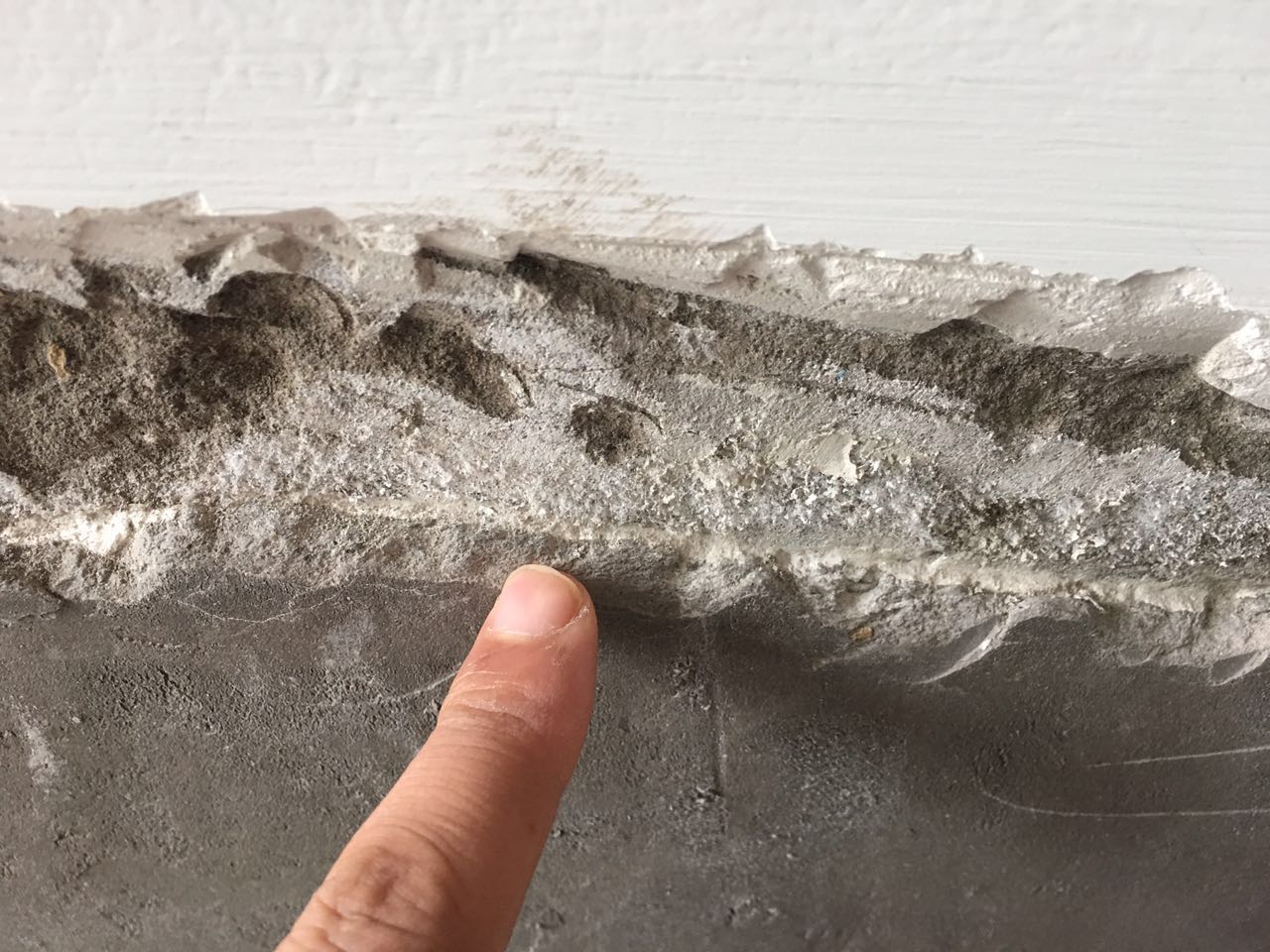 新墙处理反碱用什么材料,新墙没粉刷怎么抑制反碱