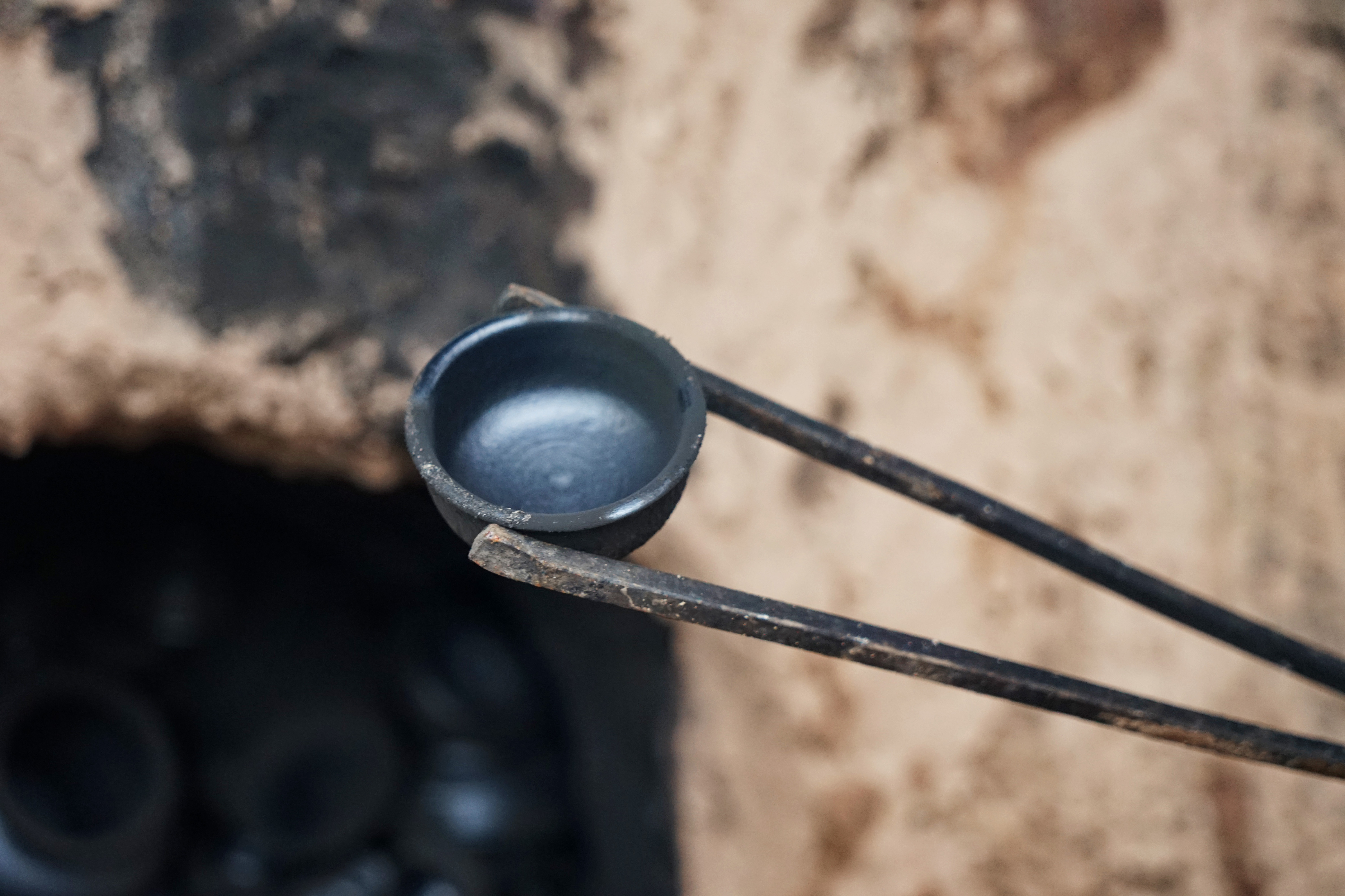 黑陶的前世今生：5000年古文明技艺把泥土炼成“黑金”