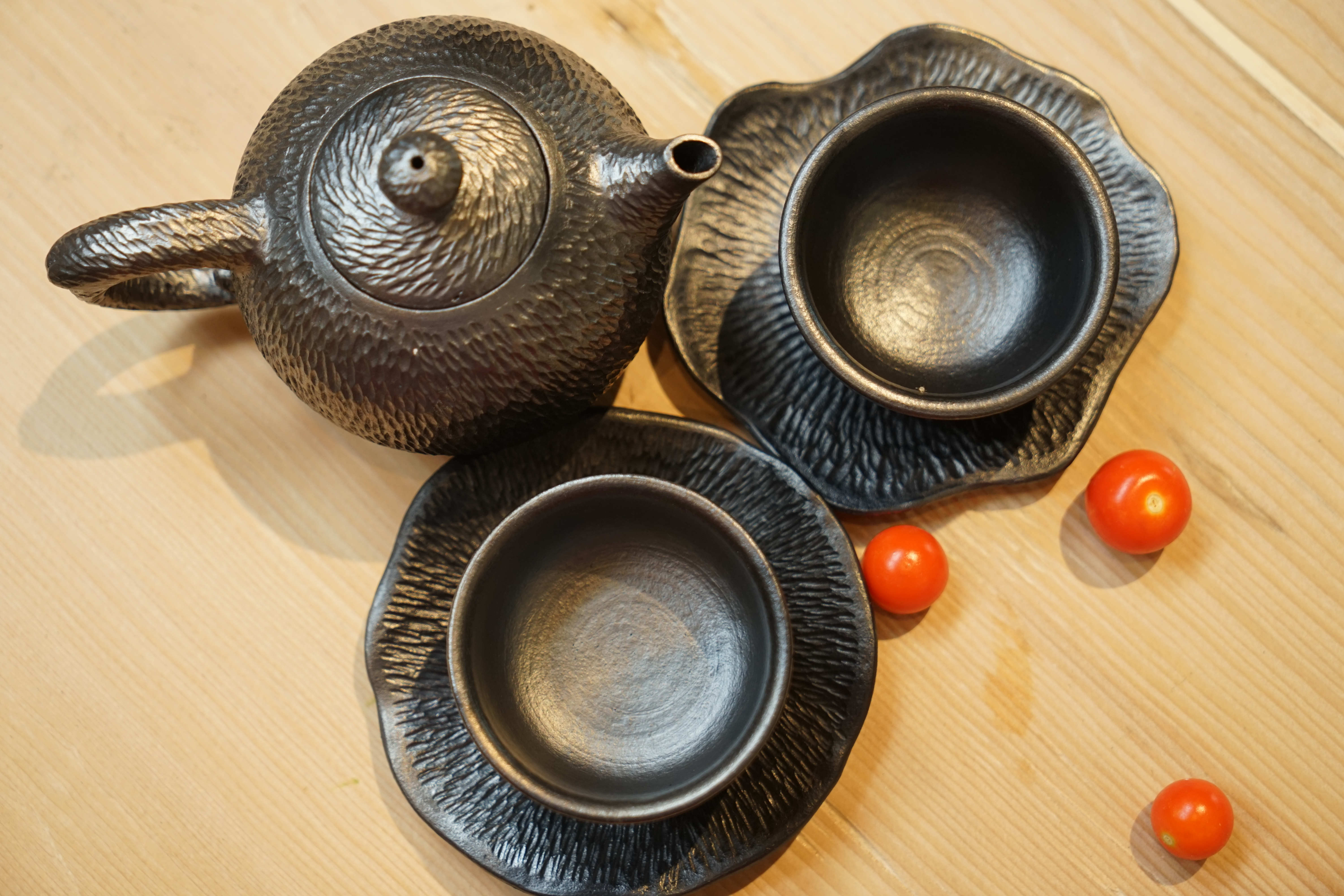 黑陶的前世今生：5000年古文明技艺把泥土炼成“黑金”