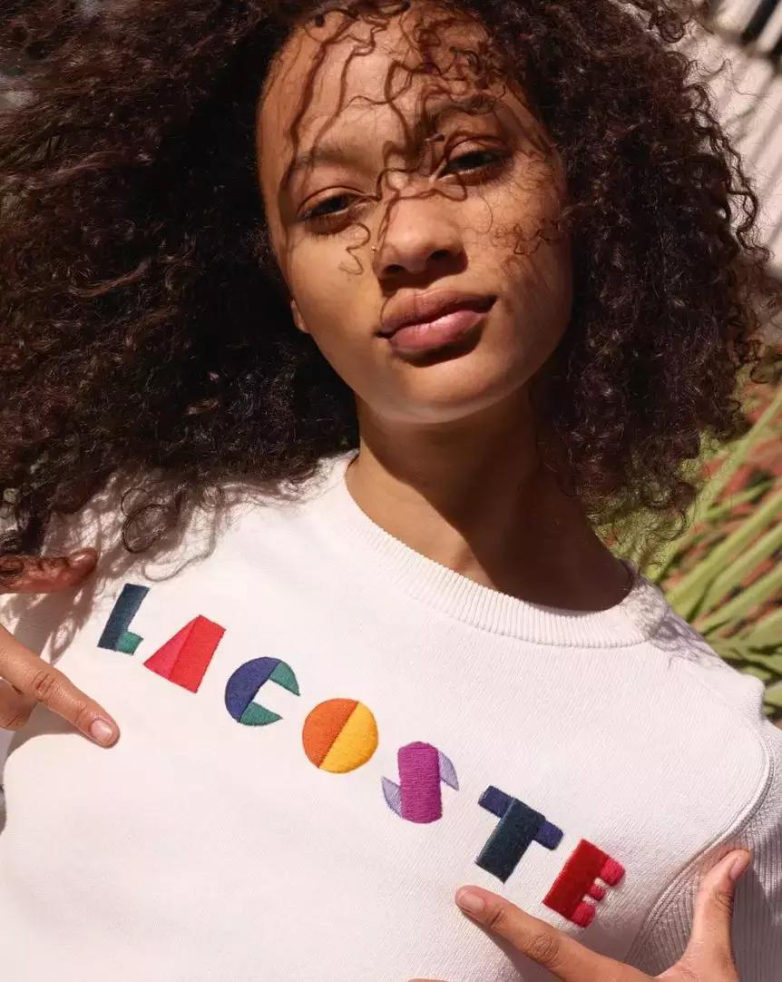 有什么时髦又好看的卫衣可以入手,今年必火的3款卫衣时髦极了