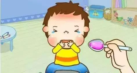 喂饭导致宝宝胃出血，很多父母都这样做过！