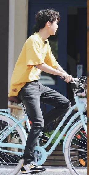 跟着王俊凯学护肤,跟着小凯学穿搭