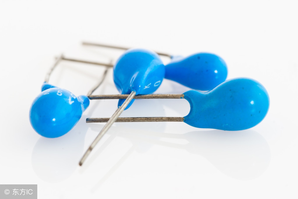 电容器与电容涉及到哪些旧知识,通俗易懂的理解电容器的作用