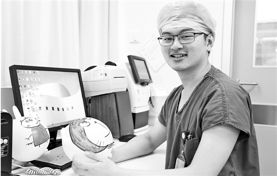 暖心男护士：送给小病友自画的气球收获大批小粉丝