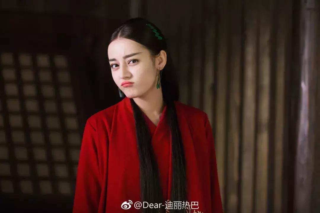 除了发量,最暴露年龄的可能是这两道纹