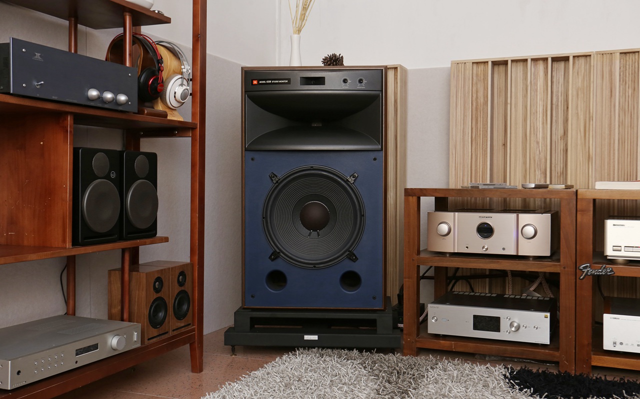 jbl最新监听音箱4338,十万左右汽车音响升级最佳方案