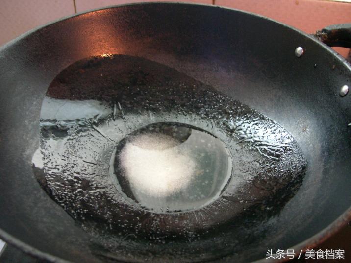 炸鱼的方法大全简单又好吃,炸鱼的做法怎么炸才不脱皮不粘锅