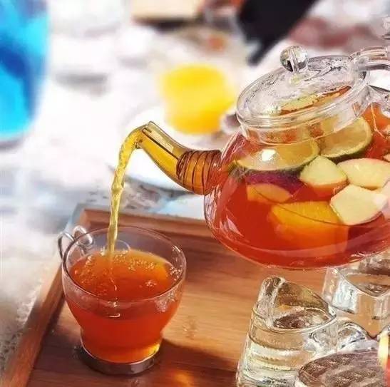 天天喝可乐一点事都没有,天天喝天天醉感觉没得清醒过