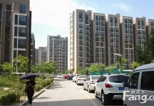 金凤半岛特价房,麓湖旁精装小公寓总价25万起