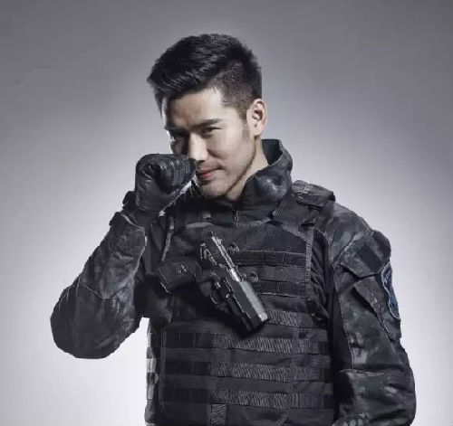 比颜值更闪耀的是他们的……“型男”背后的故事，你不能不看！