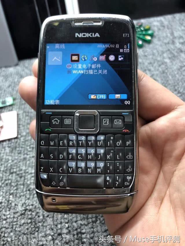 诺基亚一代神机5230,一代经典神机诺基亚按键机