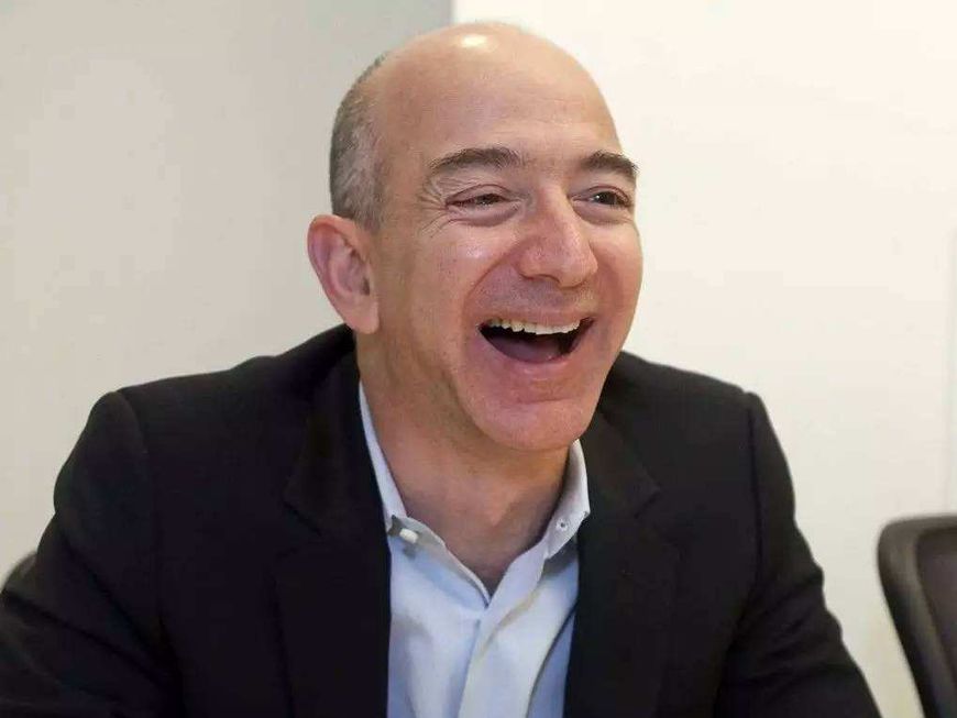 亚马逊创始人贝索斯超1000亿美元,亚马逊市值重返万亿美元