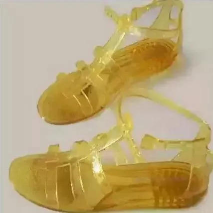 还记得这部童年追过的电视剧吗,90后小时候穿过的套装