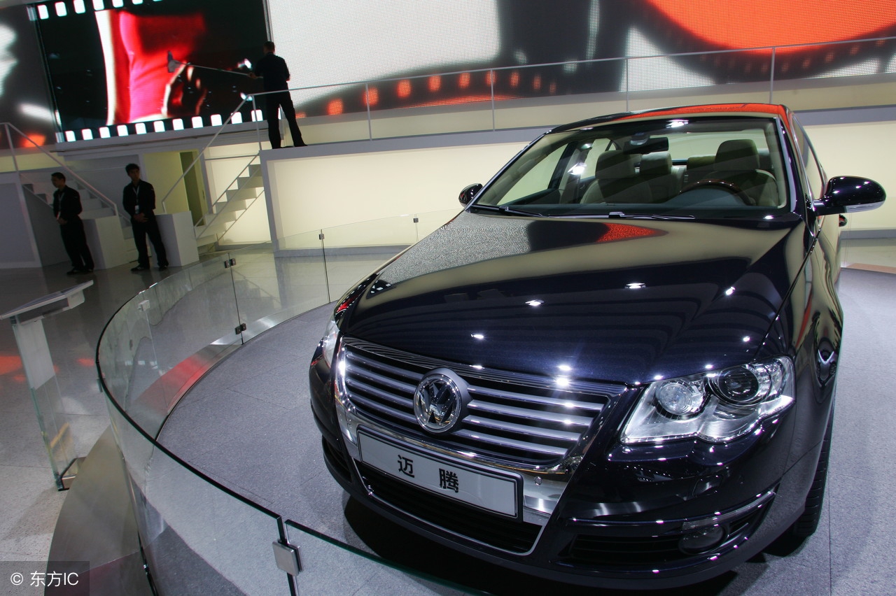 13年迈腾1.8t豪华版现在值得买吗,17年迈腾1.8t豪华版二手车多少钱