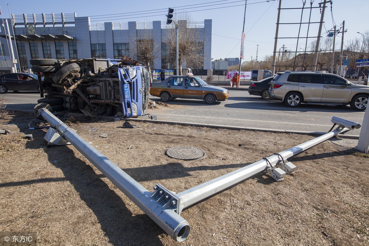 13年迈腾1.8t豪华版现在值得买吗,17年迈腾1.8t豪华版二手车多少钱