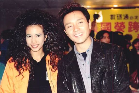 全裸拍写真，还撩倒过周星驰，48岁的她性感炸了！