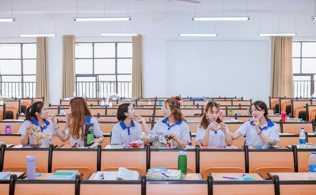 大学宿舍矛盾及解决办法,大学生如何与宿舍室友和睦相处