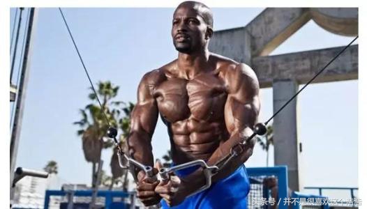 想要胸肌饱满这三个动作一定要会,帮你打造饱满的胸肌