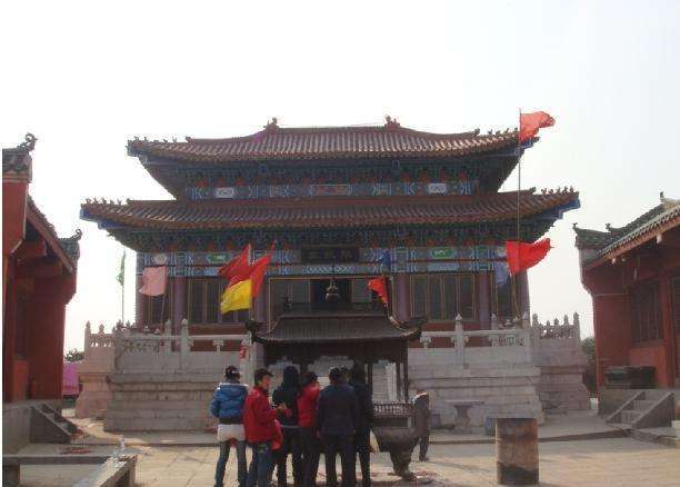 武当山下面的小镇是哪个,武当山的一个小镇