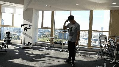 再也不怕碎屏、进水！这手机埋土里、放锅里煮都能用，网友：过瘾