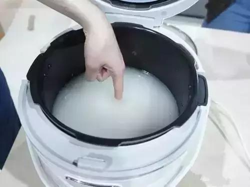 饭没煮熟夹生饭怎么补救,米饭夹生饭怎么补救