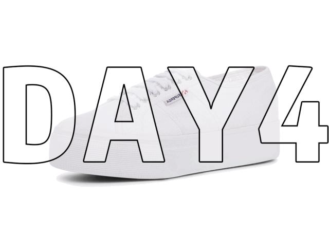 看完员工的鞋子，我哇地一声哭出来