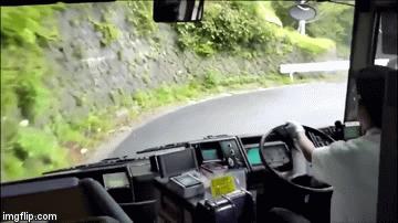 日本头文字d罗森,头文字d公交车过弯