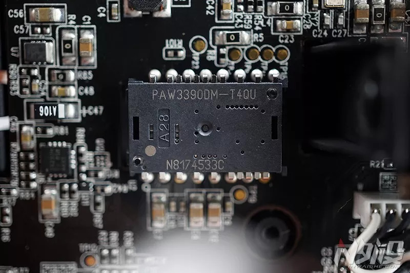 雷蛇曼巴眼镜蛇鼠标偶尔失灵,雷蛇曼巴眼镜蛇无线版用什么微动