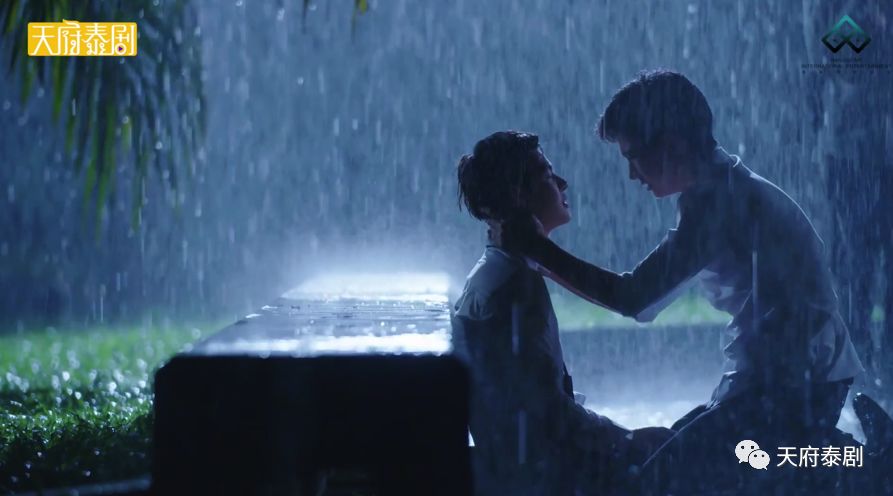 害羞什么？都是男的啊！