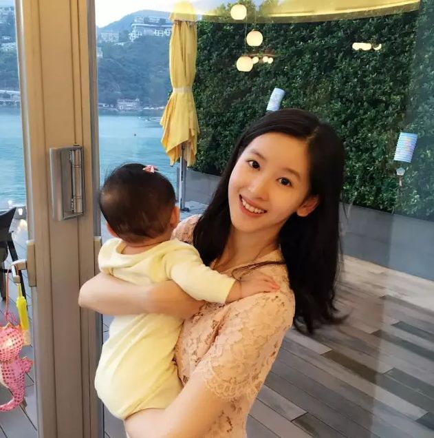 热搜吐槽,网友调侃最近的热搜