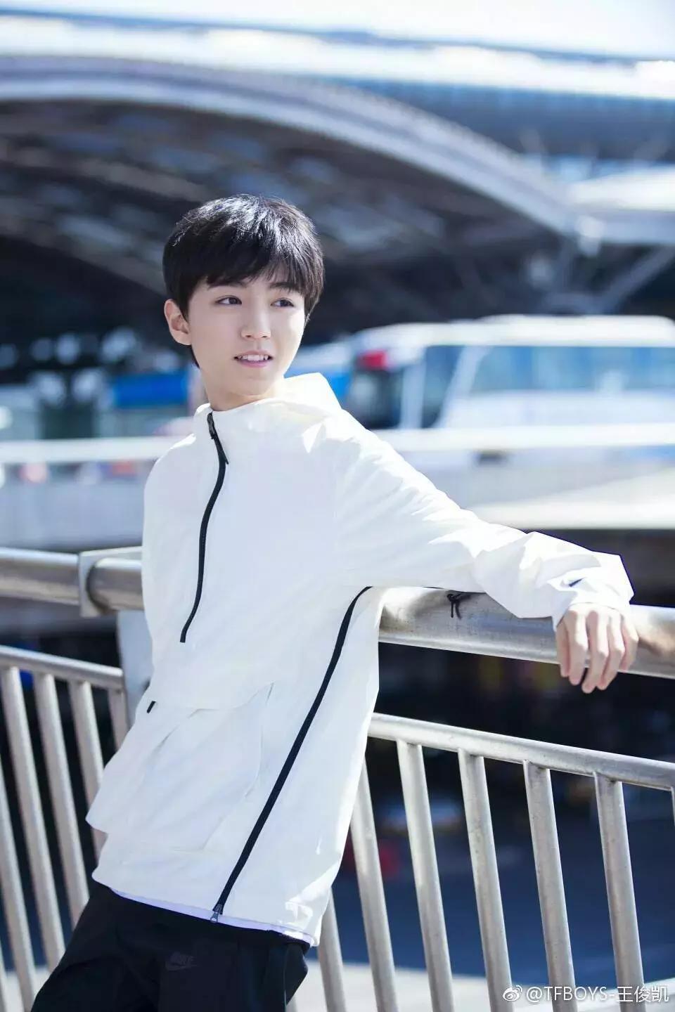 95后女明星身价上亿,95后身价过亿