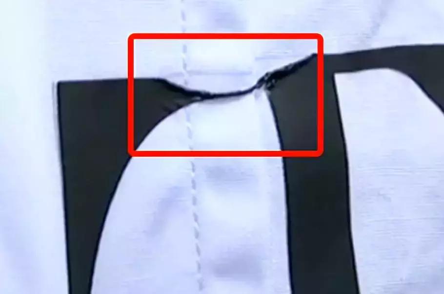 Valentino衬衣,五千多买一件衣服