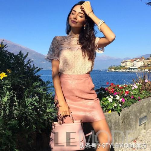 入秋最时髦的穿搭,入秋穿搭粉色外套