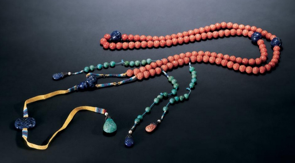 乾隆年间朝珠,乾隆皇帝的朝珠值钱吗