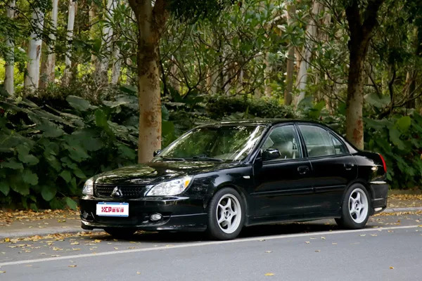 头文字d是谁的作品,头文字d五菱