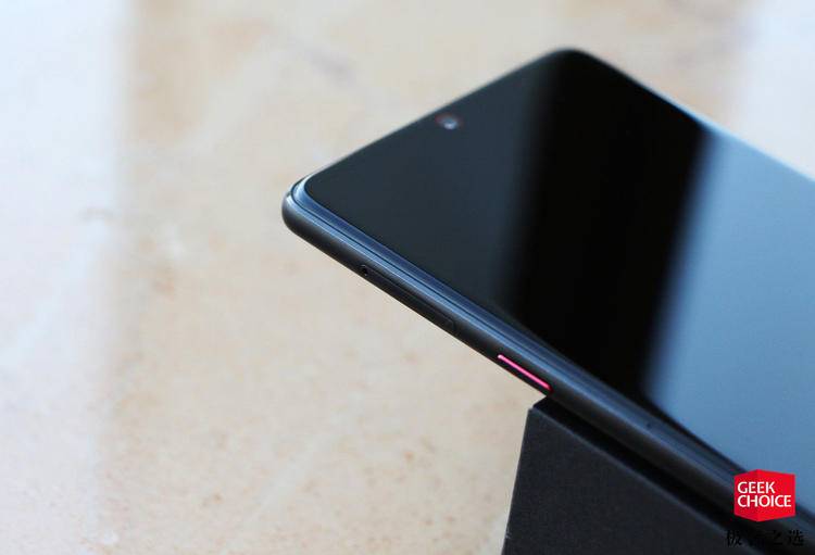 努比亚z18外观对比,努比亚z18全面屏图