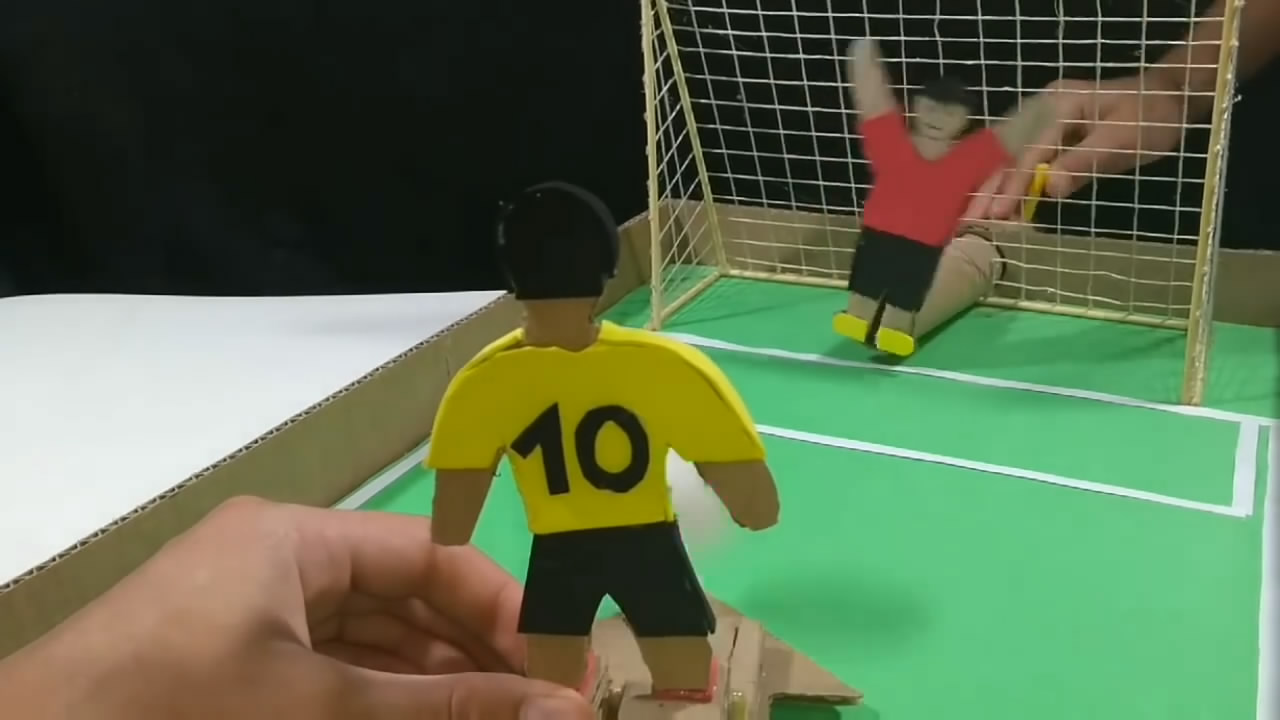桌面足球游戏制作过程,桌面踢足球玩法
