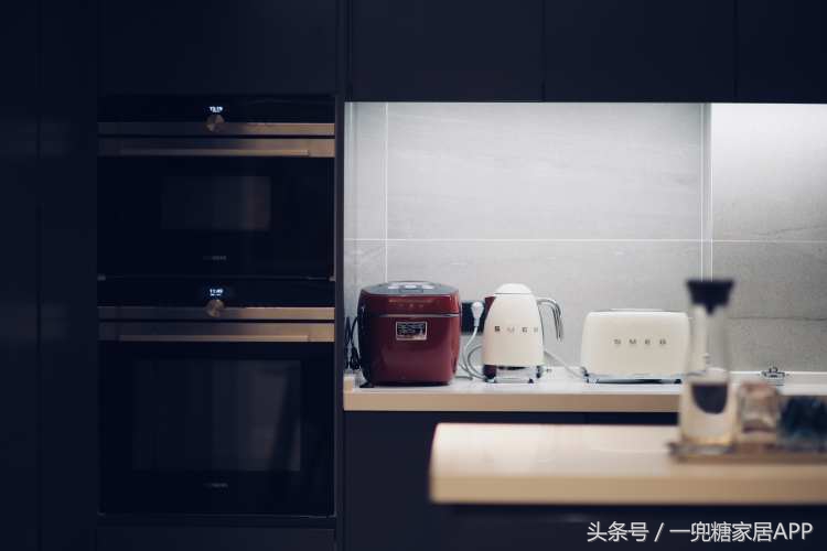 为了2个娃,我183㎡的家,没一个凸出来的柜门把手