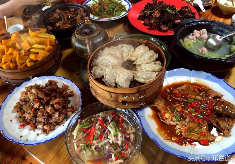 老是煎鱼粘锅掉皮什么原因造成的,煎鱼怎样不粘锅不破皮的正确做法