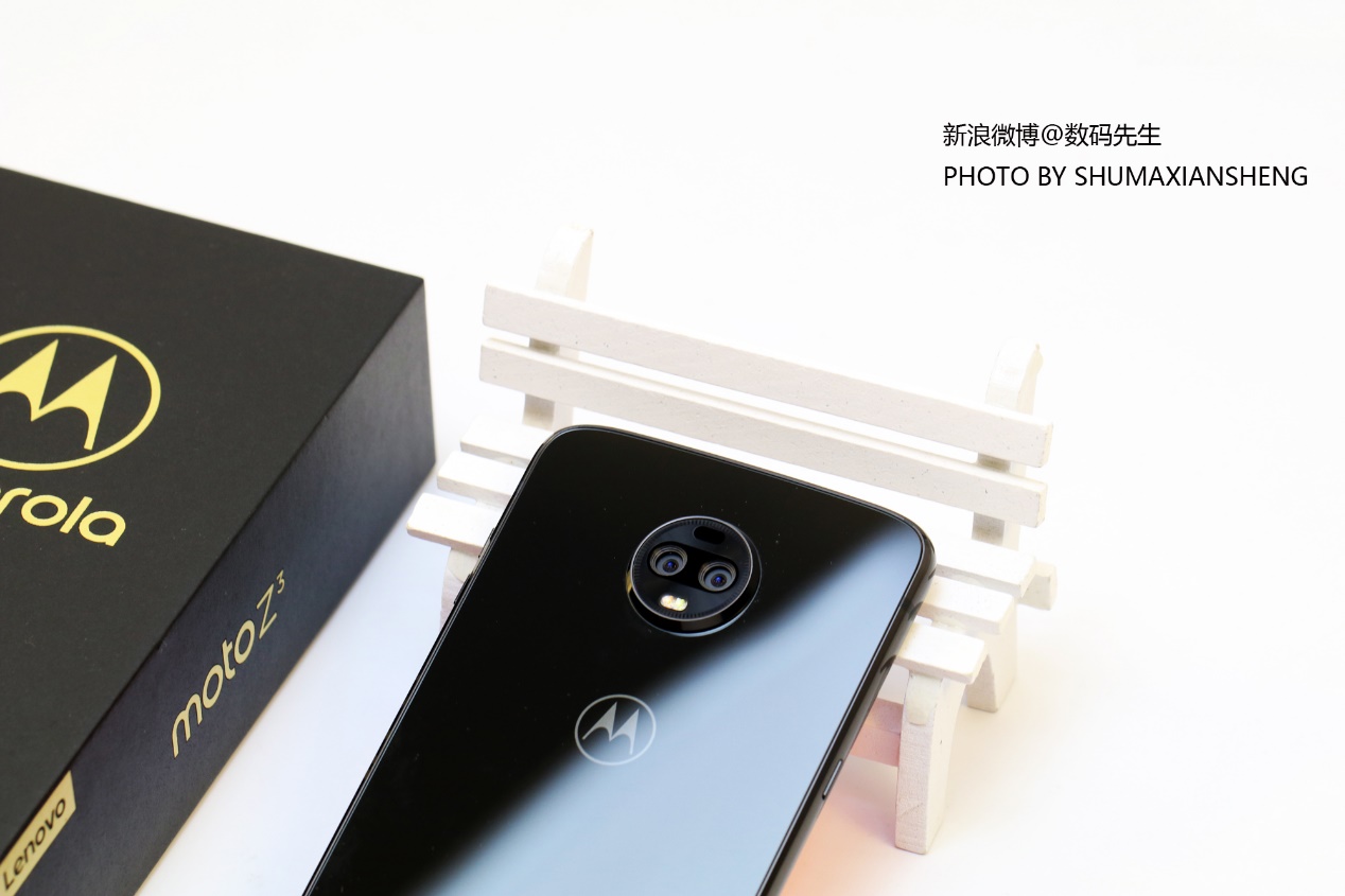 华为p20和vivoz3哪个好,华为p30与摩托罗拉s30对比