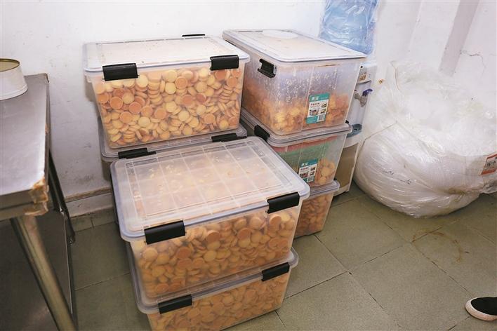 你买的“小熊饼干”可能产自城中村