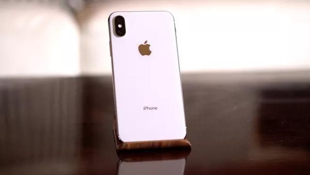 美国人买苹果手机是不是很多啊,美国人买iphone是不是很轻松