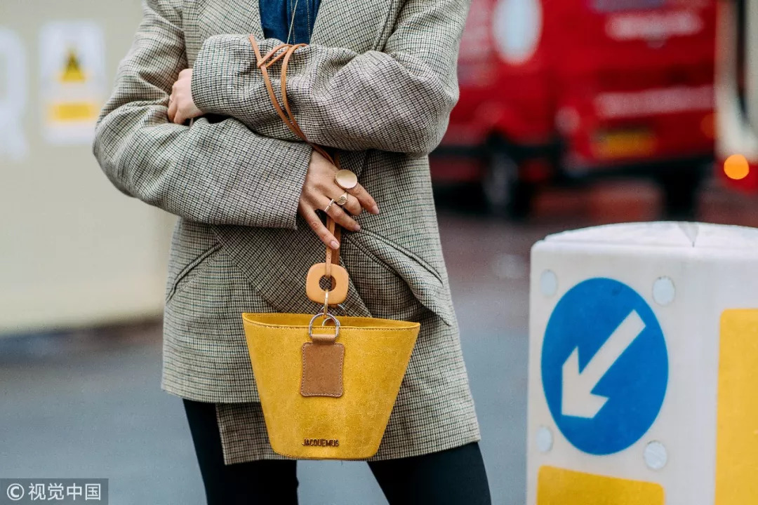 凹造型小包包,包包拍摄怎么凹造型