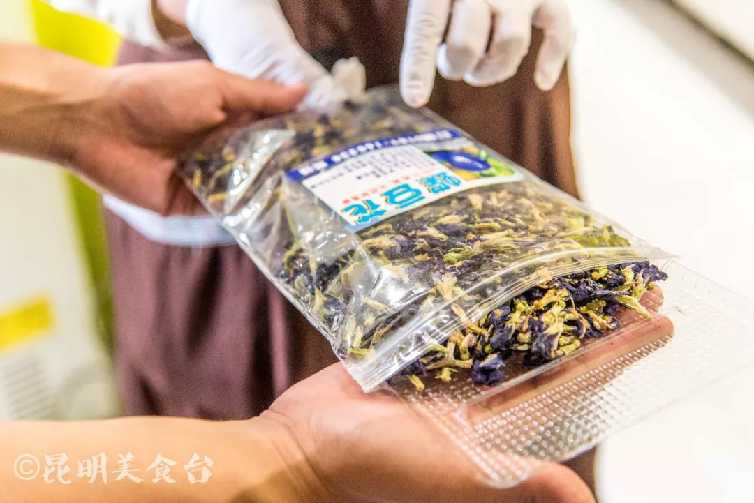 一天卖3万杯的奶茶,一天卖2000多杯奶茶