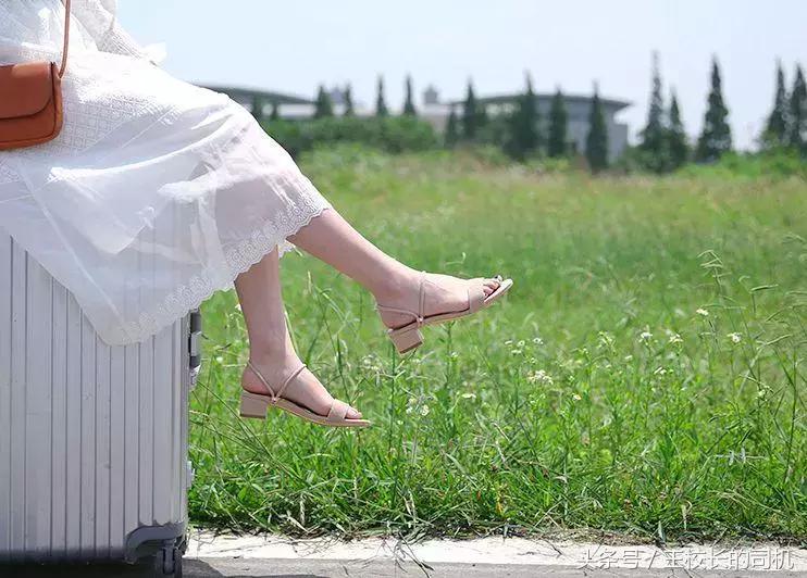 淘宝女士鞋子夏天,夏天在淘宝上卖什么比较好