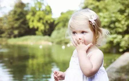 女儿太爱美家长如何正确引导,叛逆的女儿爱臭美如何引导