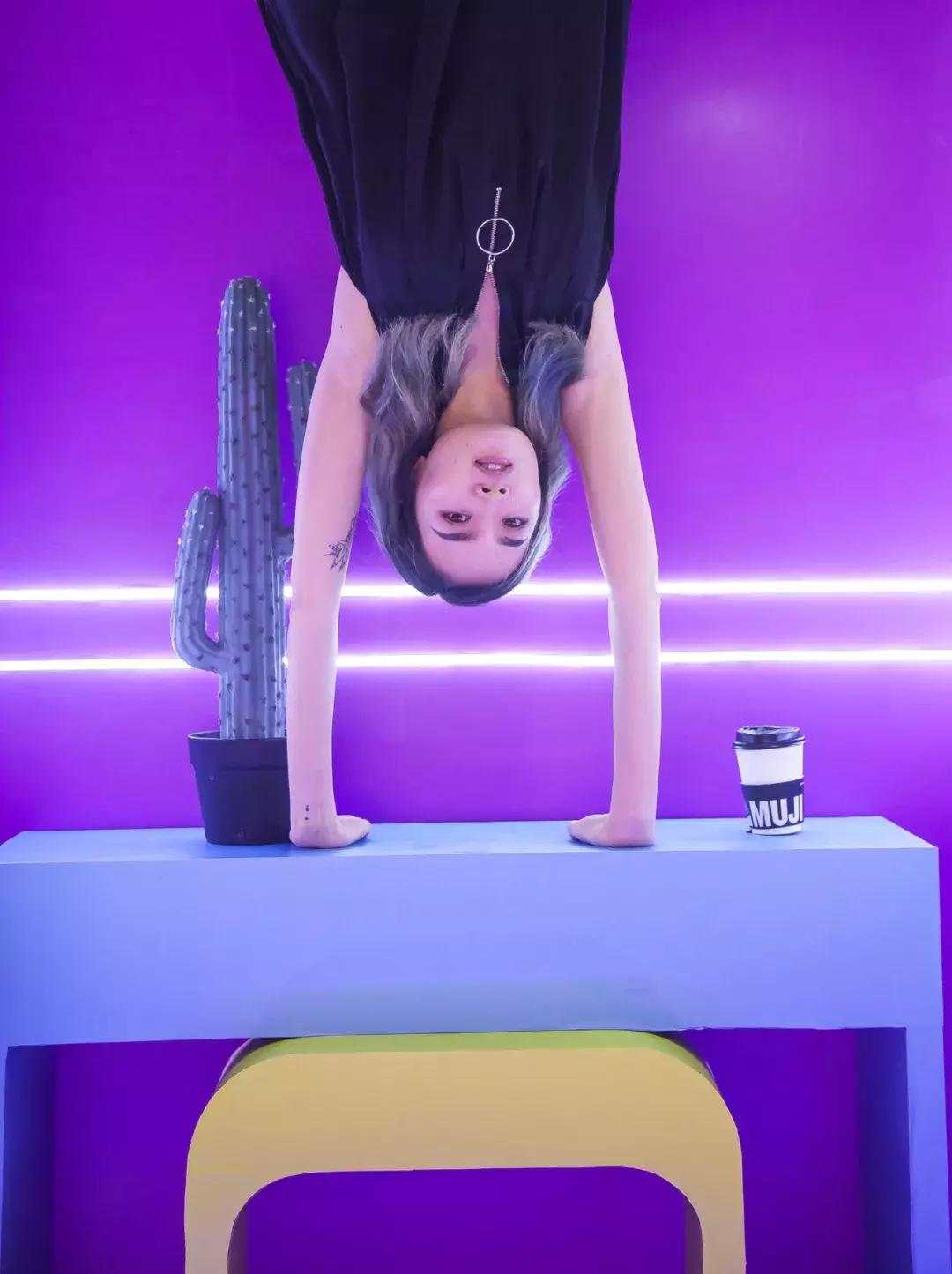 娃娃机惊现真娃娃,重庆网红大型娃娃机