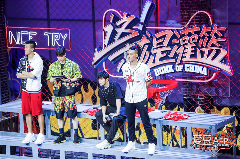 这就是灌篮李易峰站出来保护粉丝,这就是灌篮李易峰最后一次表演