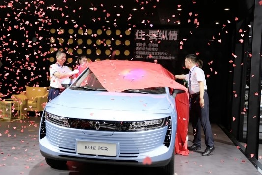 集颜值与性价比于一身，长城纯电动欧拉8.98万起郑州开售！